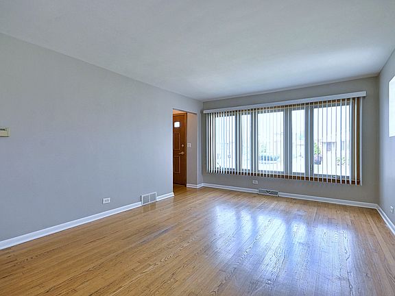 3rd image of 5719 N Orange Ave