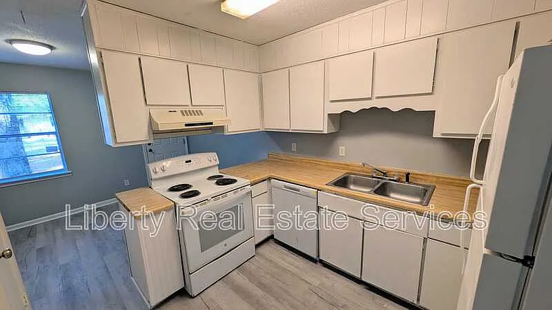 134 Pointe South Dr — Photo 3