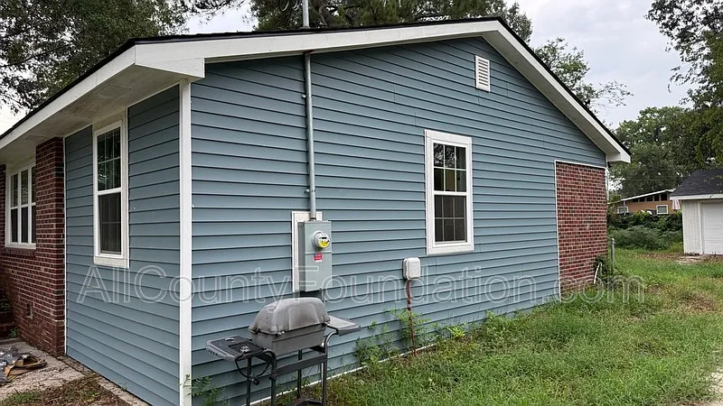 4 bed, 2.0 bath, 1584 sqft, $2,450 — Photo 3
