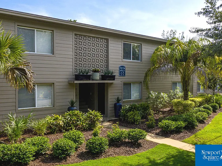 Newport Square Apartments — Photo 32