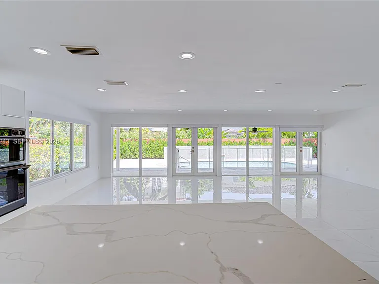 773 Woodcrest Rd — Photo 20