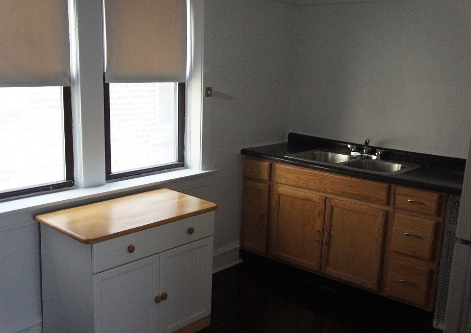 2nd image of 7305 S Constance Ave