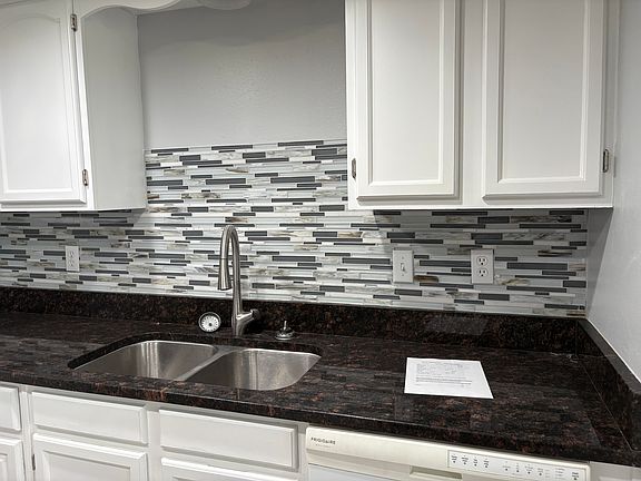 Kitchen sink area