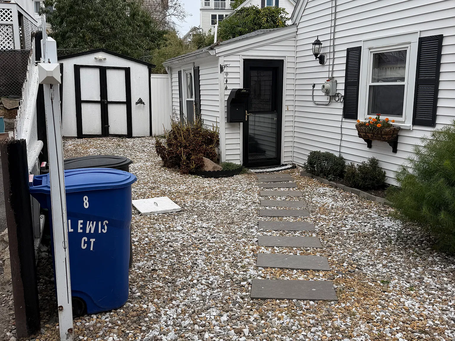 3 bed, 1335 sqft, $3,550 — Photo 2