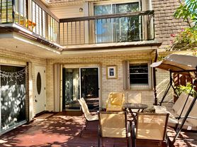 8115 SW 24th St, North Lauderdale, FL