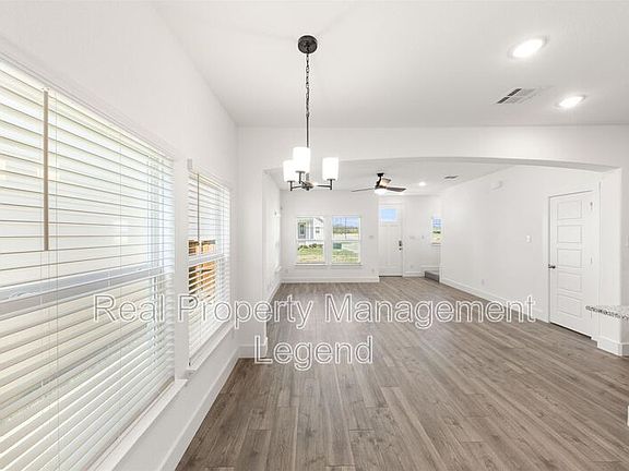 5th image of 1401 Apricot Ln