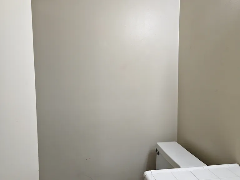 1033 Mira Loma Dr #D — Photo 8