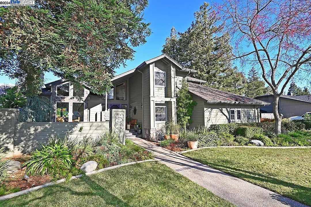 548 Rhea Way photo 1