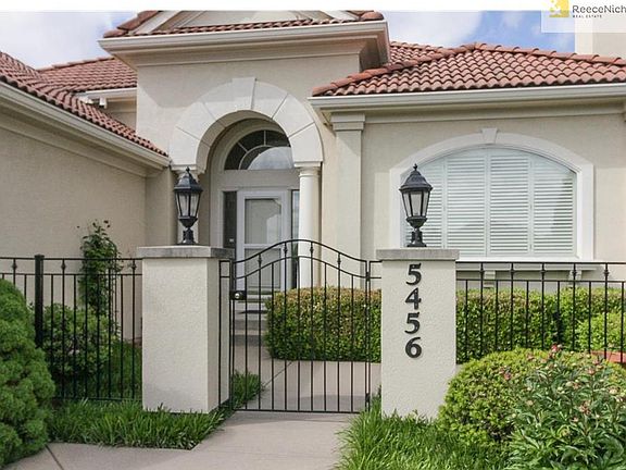 5th image of 5456 NE Northgate Cir