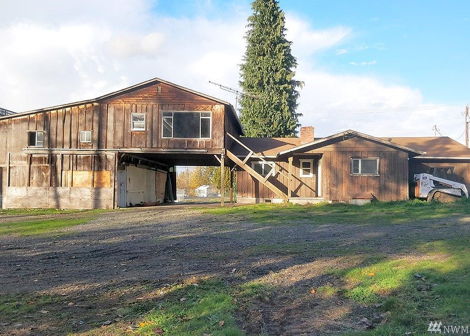 2nd image of 6118 176th St E
