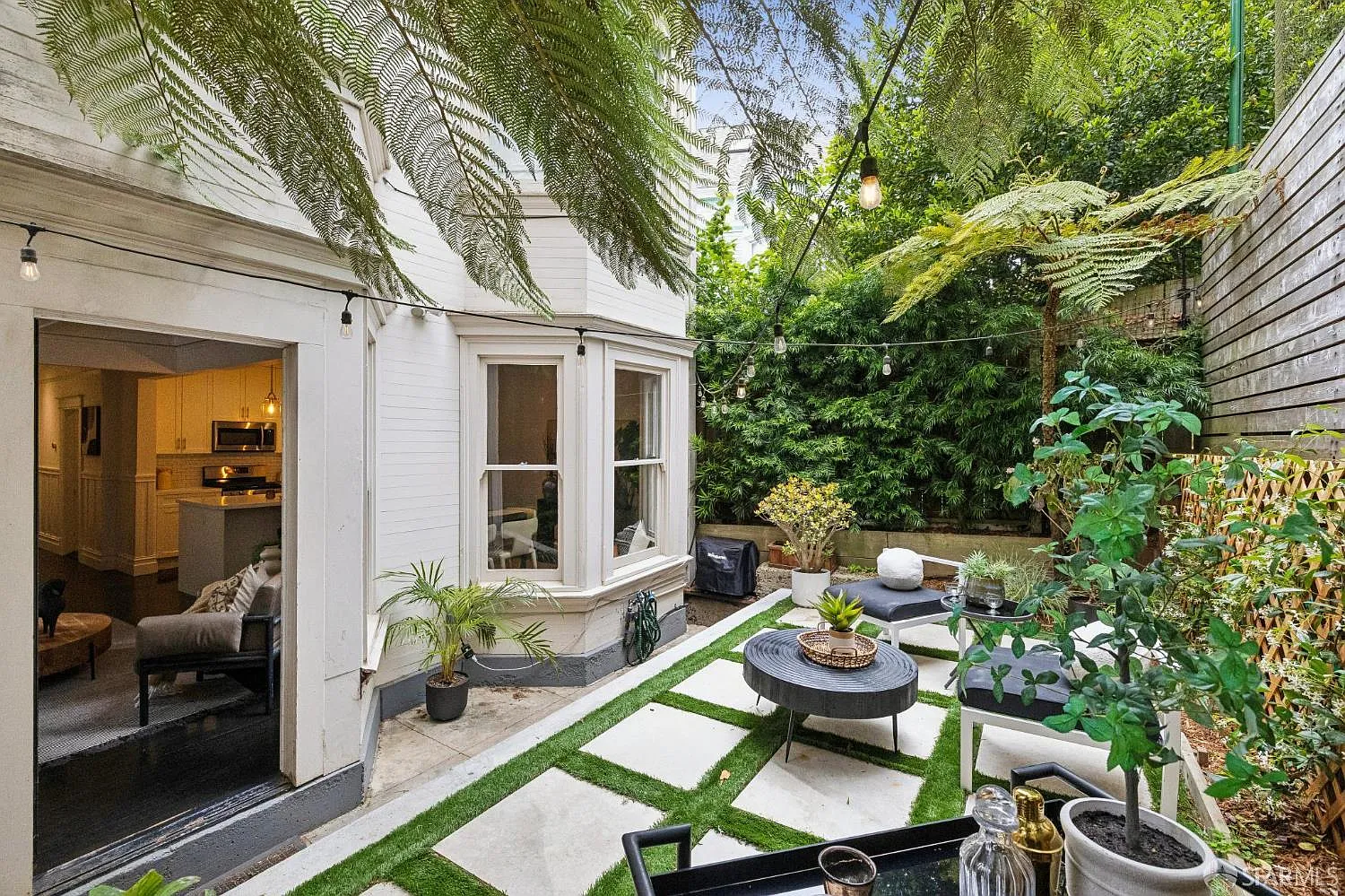 260 Downey St - Photo 2