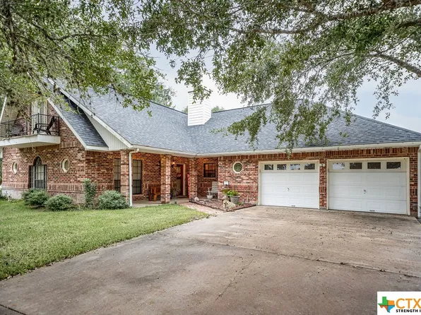 149 Twin Lakes Cir, Victoria, TX 77905