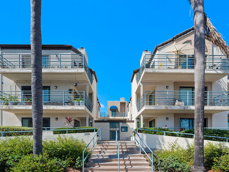 2050 Pacific Beach Dr #102 — Photo 1