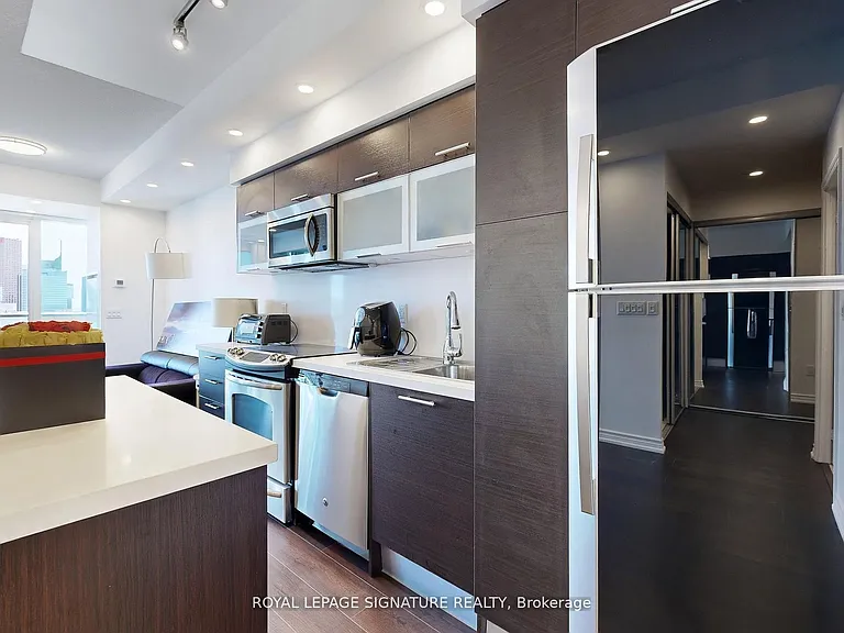 386 Yonge St #4508 — Photo 16