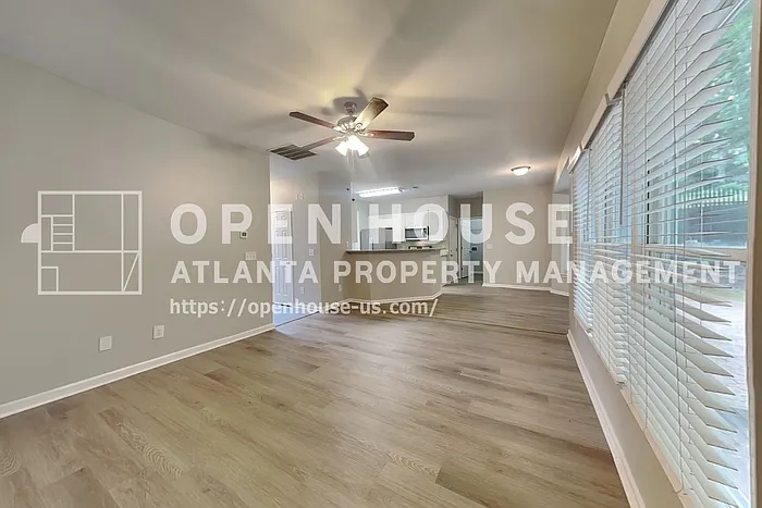 105 Cottage Oaks Ln — Photo 3