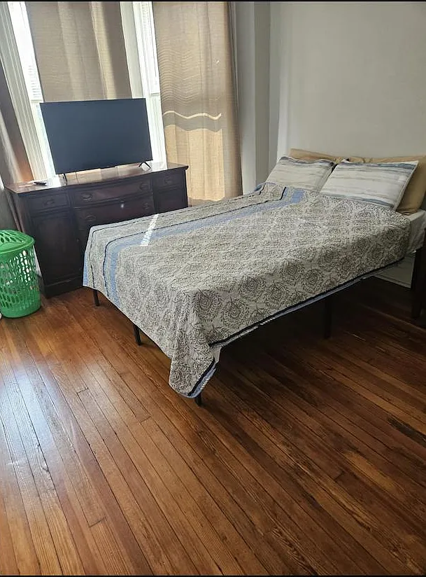 4 bed, 2.0 bath, 2500 sqft, $1,707 — Photo 1