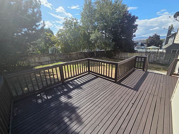 5th image of 2467 Summit Dr