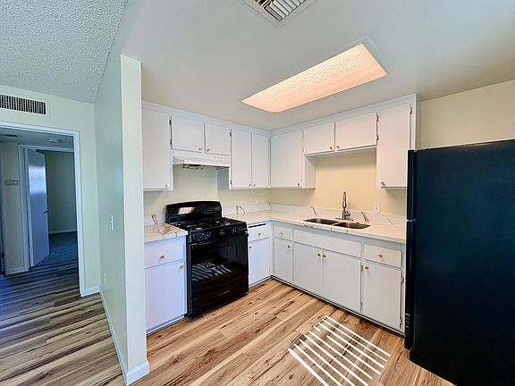 4th image of 1452 3rd St APT 13
