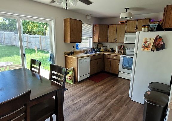 4th image of 5207 Erling Ave