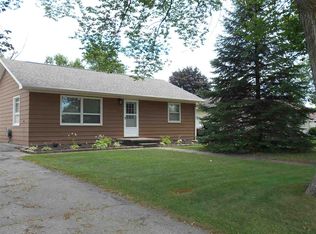964 S Fremont St, Prairie Du Chien, WI 53821