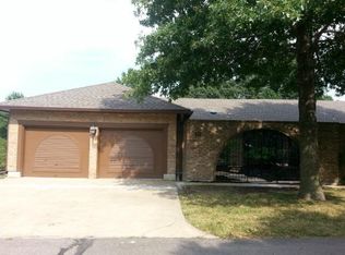 10 Holly Dr, Olathe, KS 66062