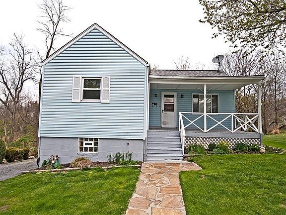 3rd image of 170 Saint Rose Pl