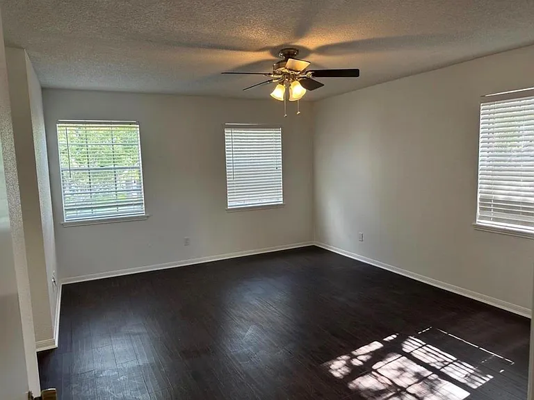 14401 Misty Meadow Ln — Photo 13