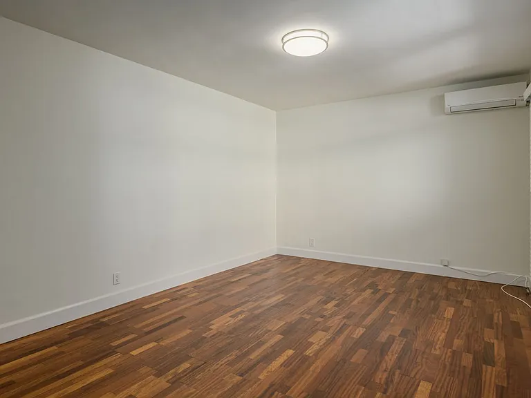 6871 Franklin Ave - Hollywood Cozmo — Photo 6
