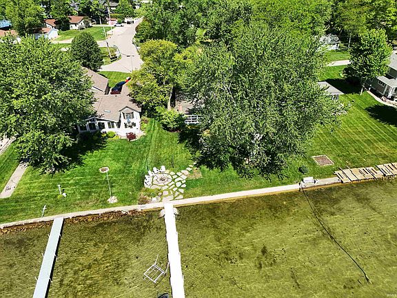 3rd image of 140 W Clear Lake Dr