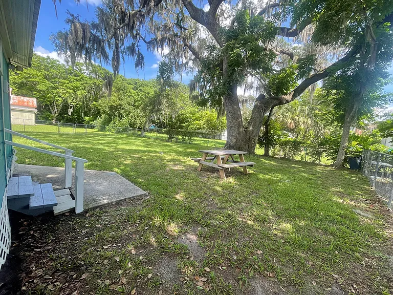 234 W Carolina Ave — Photo 15
