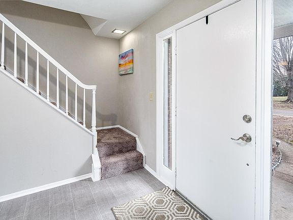 2nd image of 26877 Fern Dr