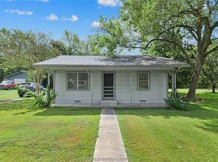 107 Skrabanek St, Snook, TX 77878