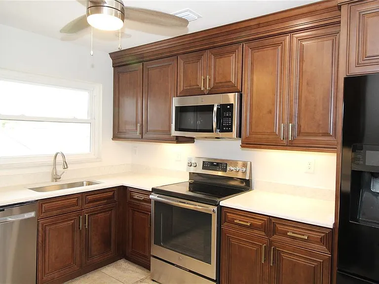 1104 Desert Hills Dr — Photo 4
