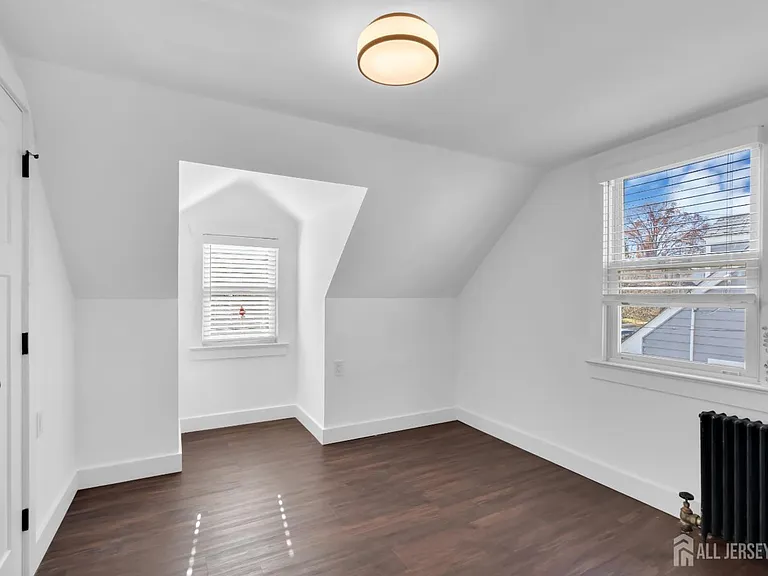 20 Burnet St — Photo 22