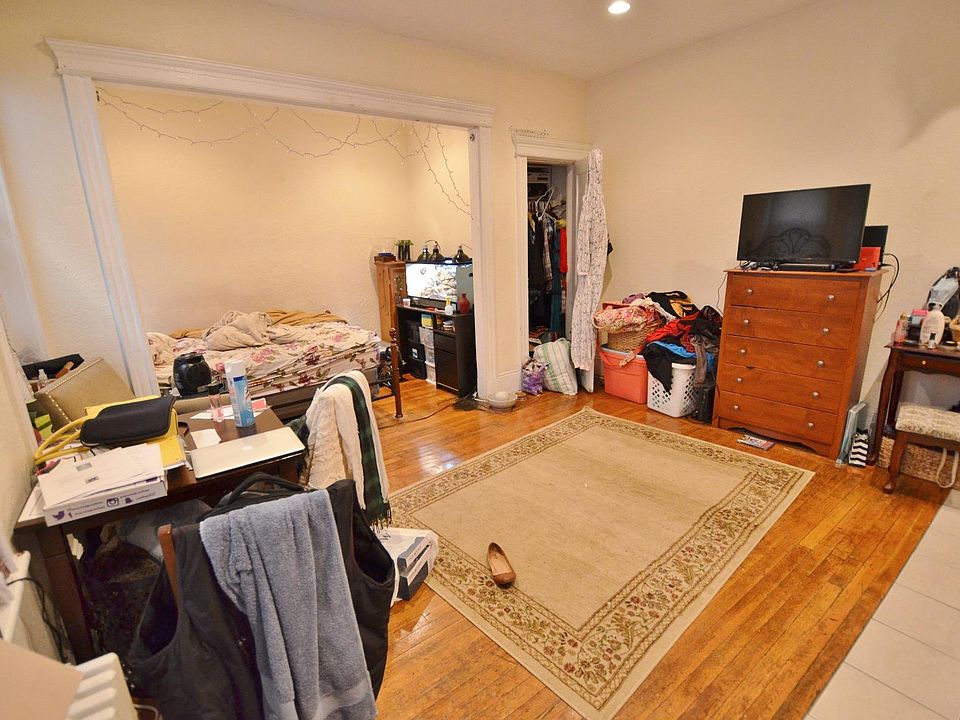 2nd image of 115 Peterborough St APT 13
