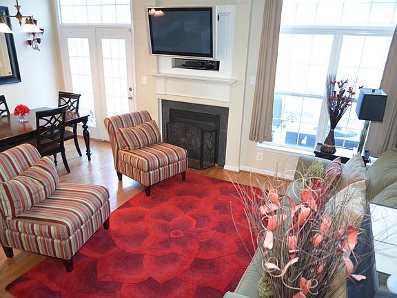 Sunny Living Room - gas FP