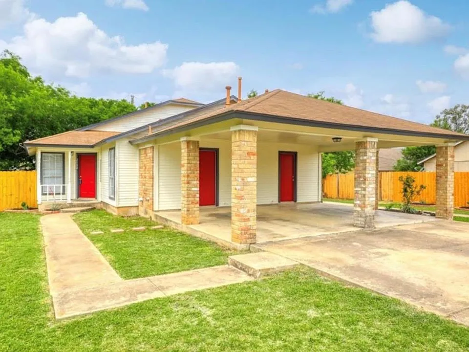 2132 Andover Dr