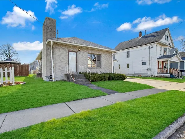 25 Pleasant Pkwy, Buffalo, NY 14206