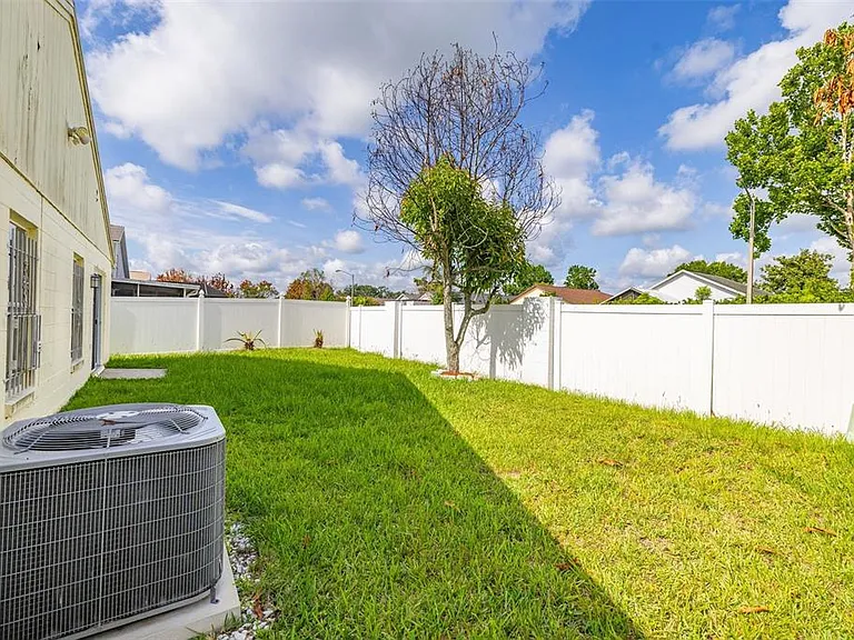 11218 Worley Ave — Photo 37