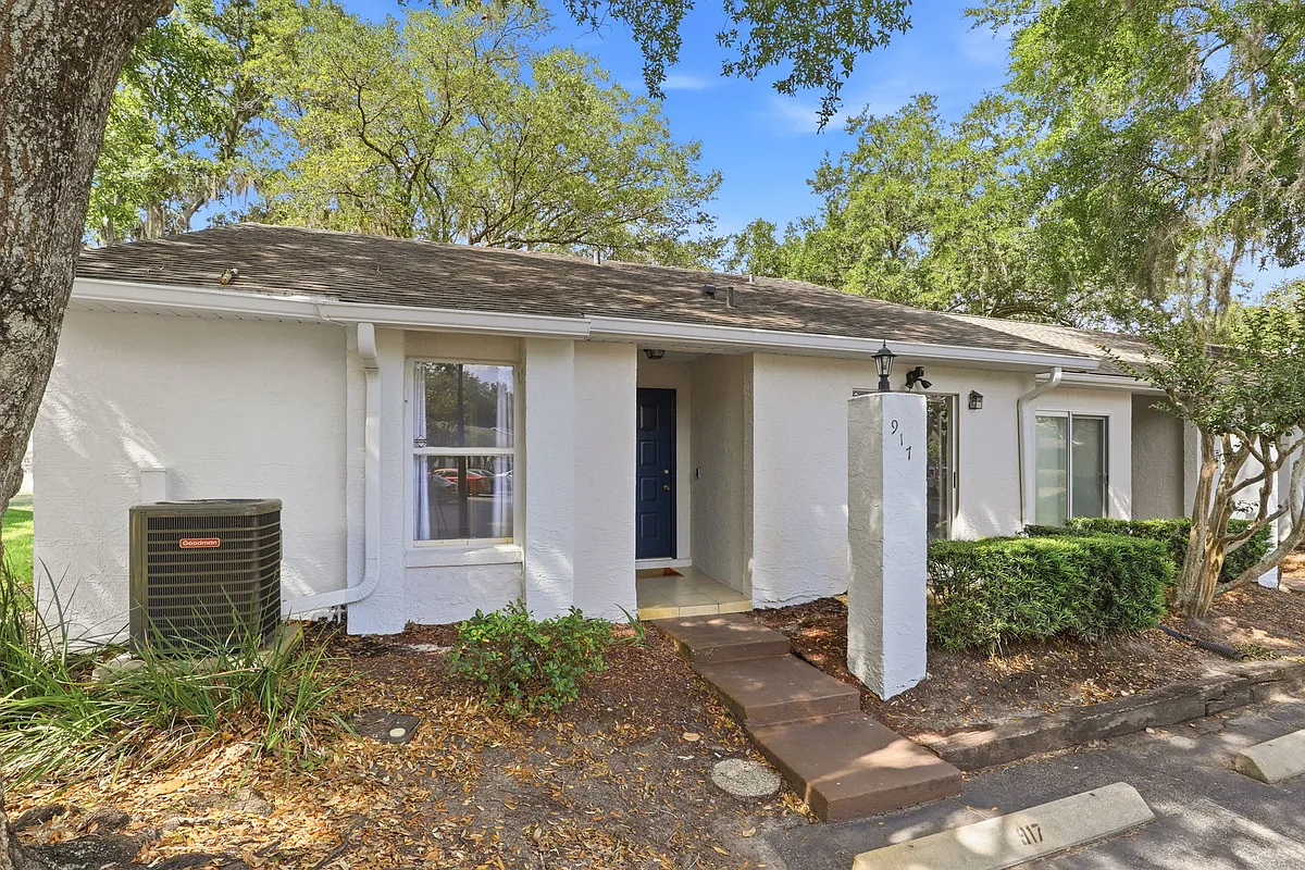Building Photo - 917 Pebble Creek Cir