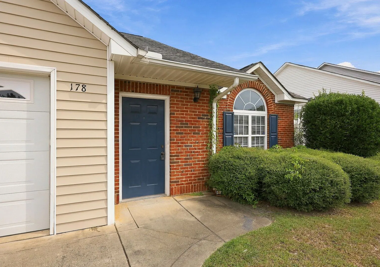 One Story Comfort, Convenience & Campus Living Near Campbell University! — Photo 2