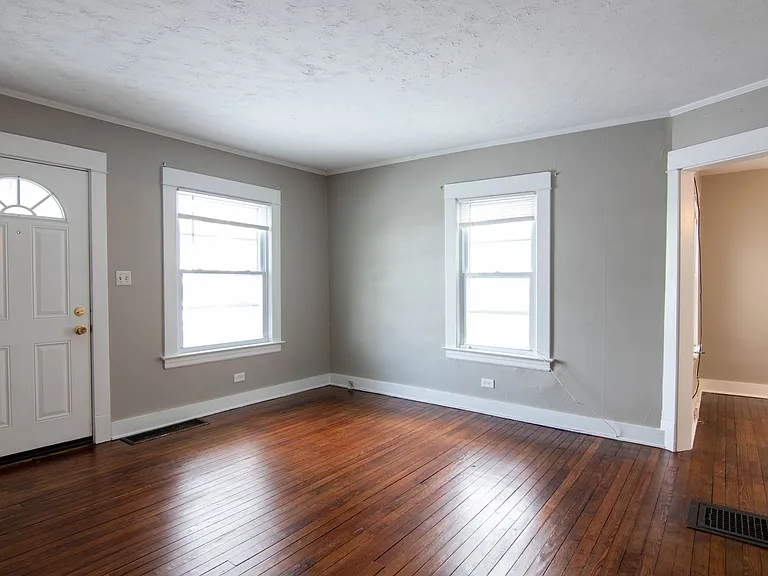1500 Garden Dr — Photo 2