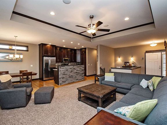 5th image of 890 Sandpiper Ct
