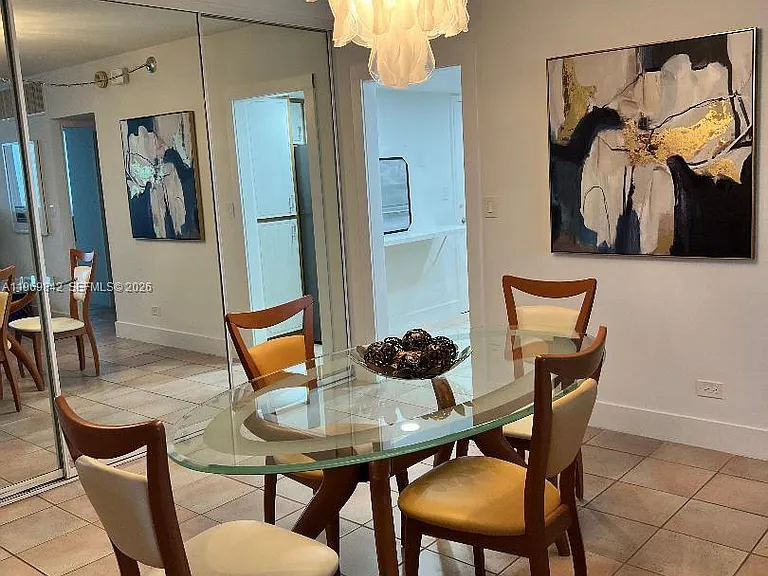 5005 Collins Ave #1404 — Photo 8