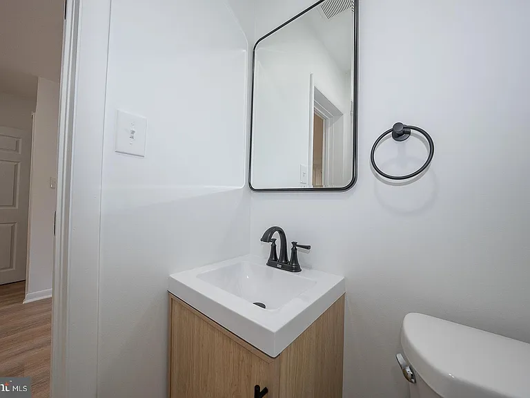 8602 Rugby St — Photo 5
