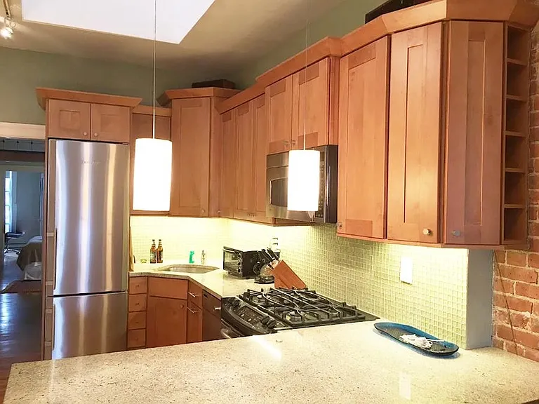 816 Willow Ave #5R — Photo 4
