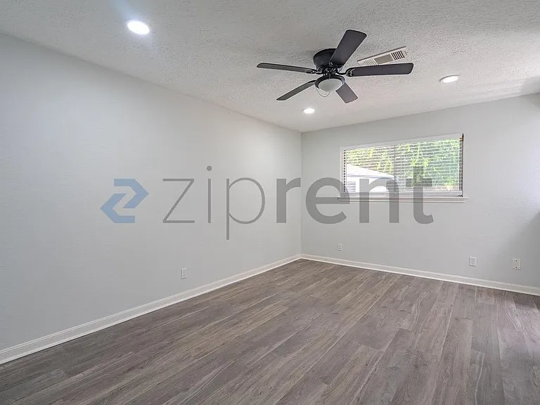 15443 Blackhawk Blvd — Photo 21