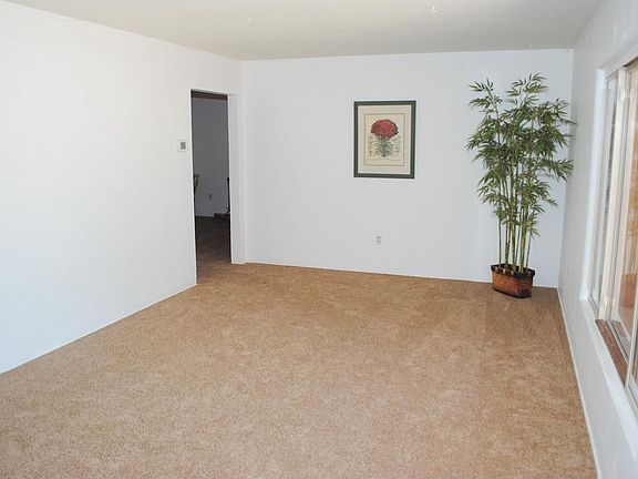 3rd image of 4612 Ponderosa Ave NE
