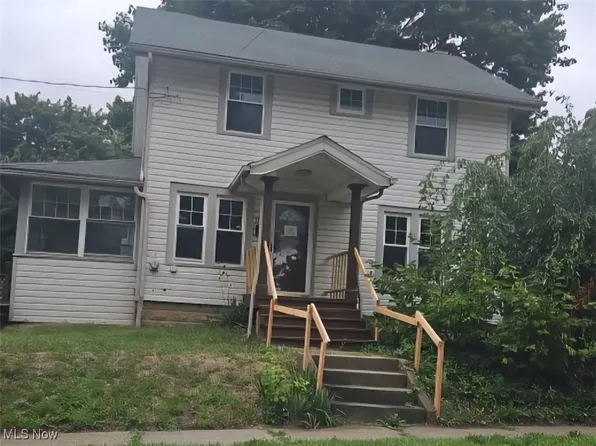 118 E Prospect St, Wadsworth, OH 44281