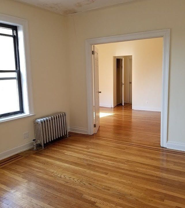 2nd image of 3512 99th St APT D2